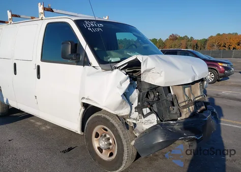 2016 Chevrolet Express 2500 Work Van z USA, uszkodzony, nr VIN 1GCWGAFF7G1119109